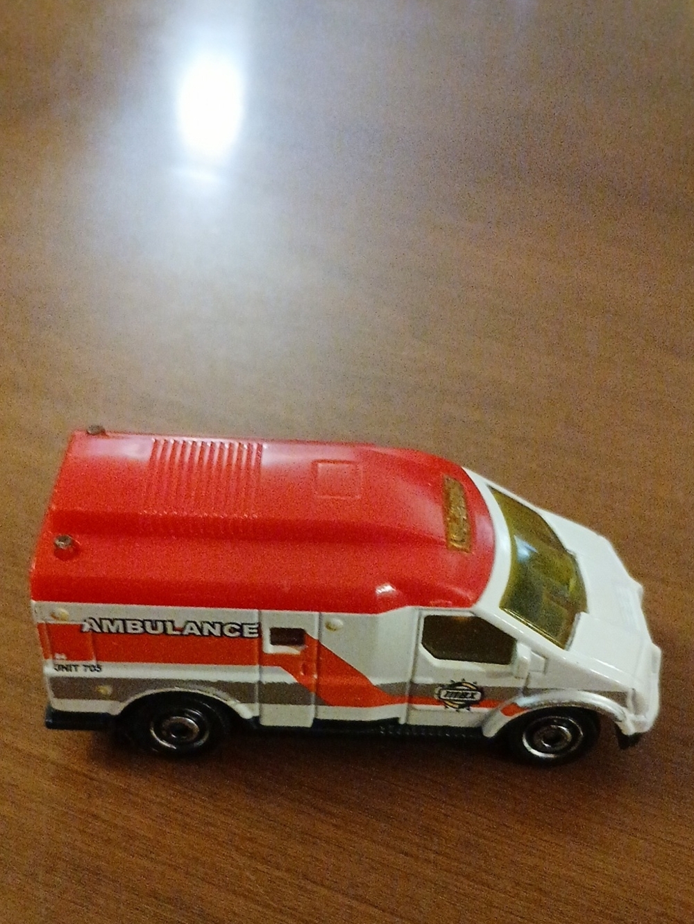 2003 Matchbox Red and White  Emergency Ambulance Toy Van Mattel